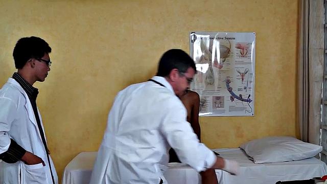 Real enema Asian twink sucked by doctor after check
