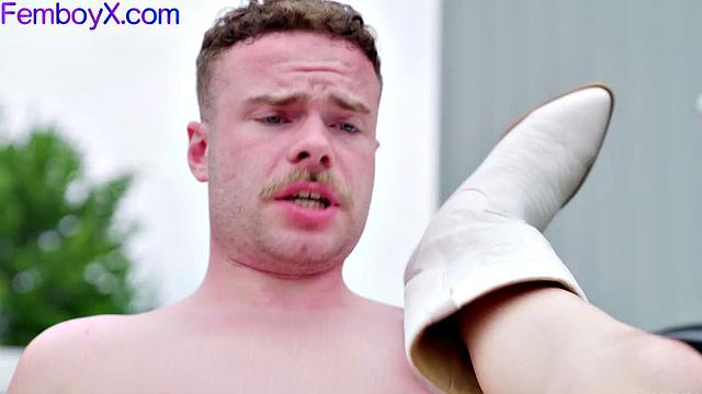 Outdoor amateur femboi dicksucking