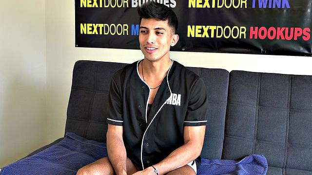 Amateur handsome stud jerks off on casting in solo action