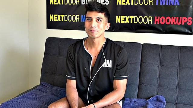 Amateur handsome stud jerks off on casting in solo action