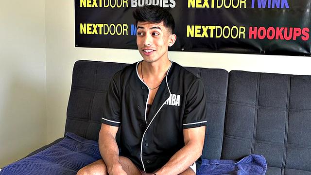 Amateur handsome stud jerks off on casting in solo action