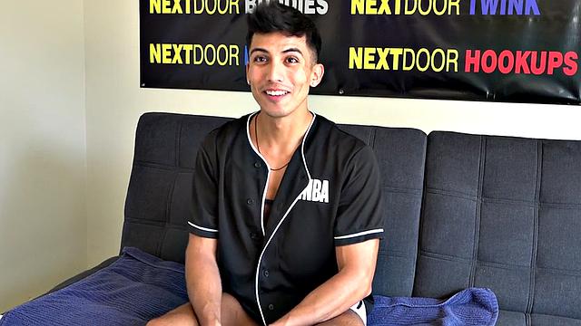 Amateur handsome stud jerks off on casting in solo action