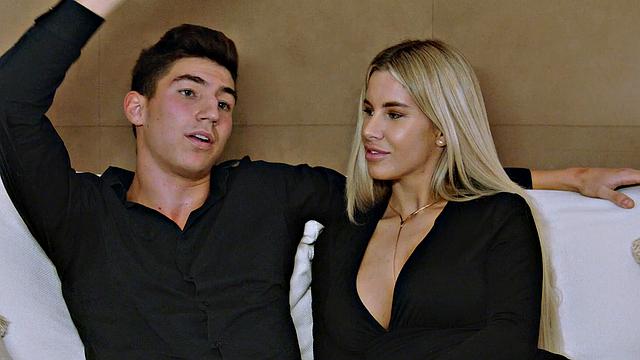 Hot mommy handles her guest with a suck in the kitchen. Enjoy the full HD sex scene!