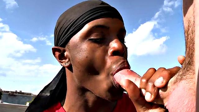 Black bottom picked up and fucked by white top outdoors