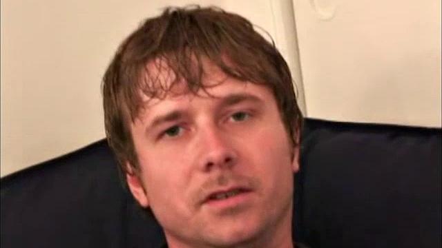 chris распаляeт страсть и выжимает всё из себя мощной дрочкой