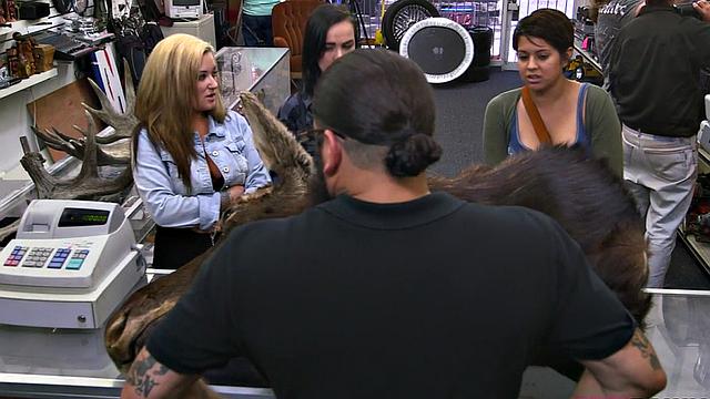 Pawnshop amateur sucking manager before fucking