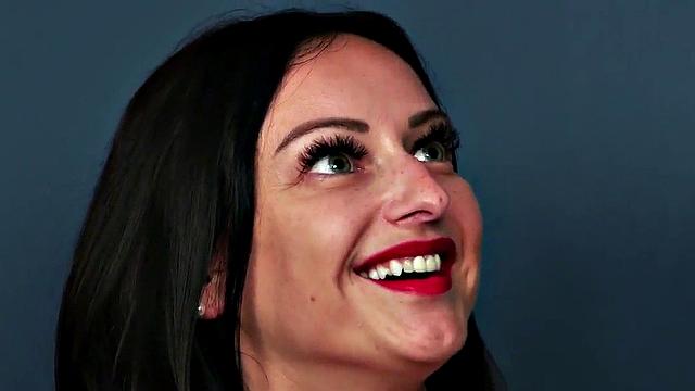 Amateur begs for private show