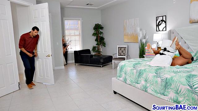 Stunning babe loves deepthroating