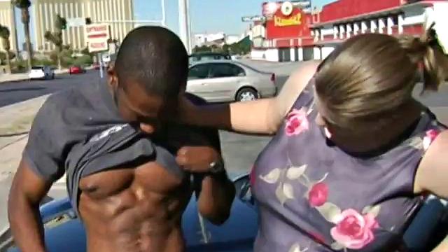 Sexy Plumper Enjoying Big Black Cock