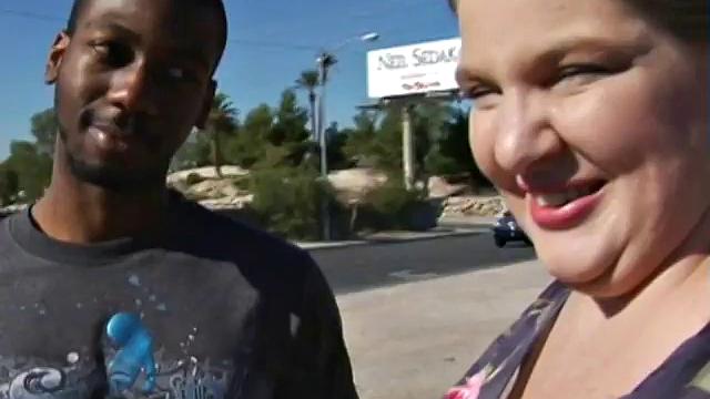 Sexy Plumper Enjoying Big Black Cock