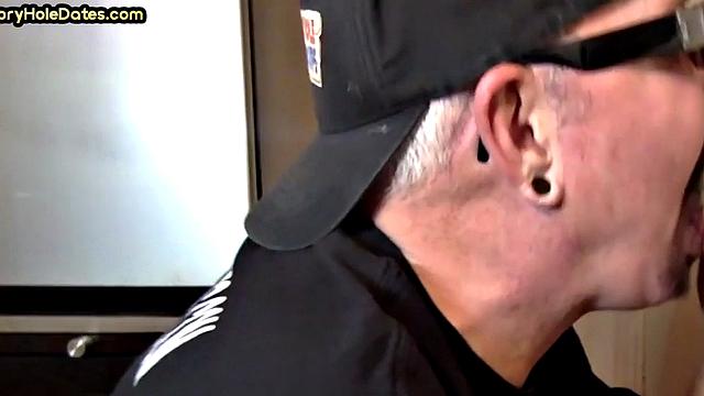 Greedy DILF sucks gloryhole dick in homemade closeup