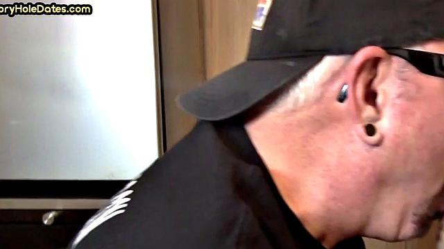 Greedy DILF sucks gloryhole dick in homemade closeup