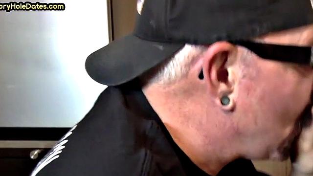 Greedy DILF sucks gloryhole dick in homemade closeup