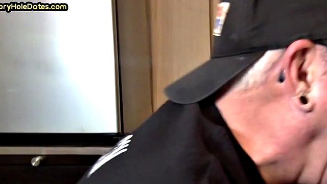 Greedy DILF sucks gloryhole dick in homemade closeup