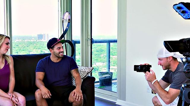 Flexible Hottie Gets a Facial