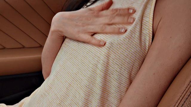 Pussy Stranded In Wind