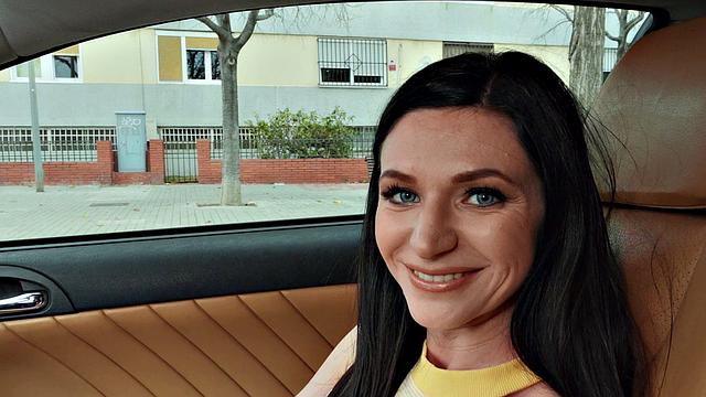 Pussy Stranded In Wind