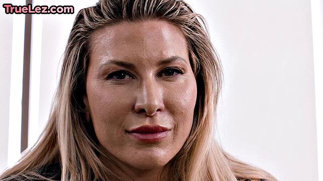 Gushing lesbians fingering