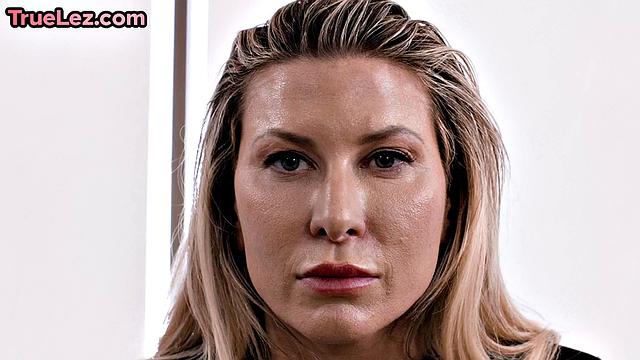 Gushing lesbians fingering