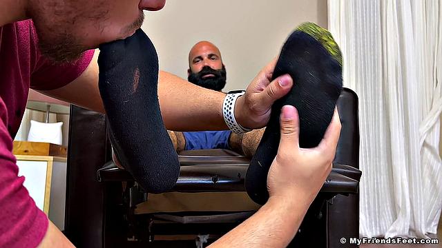 Lando's New Foot Buddy - Lando