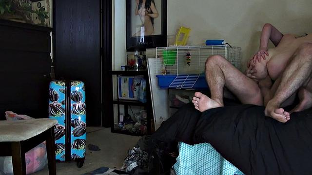 Deepthroat bigtits inked slut rides BWC in amateur video