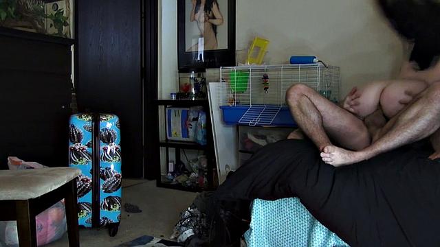 Deepthroat bigtits inked slut rides BWC in amateur video