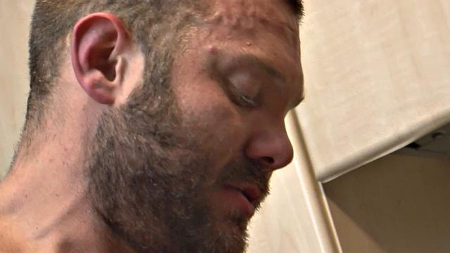 Big Boobs Yasmina Leigh Has a Quickie in the Kitchen