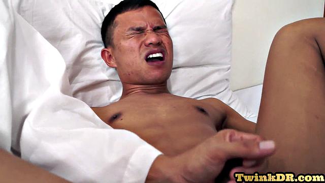 21yo asian patient analyzed by doctor