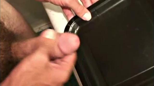 Джеймс на втором раунде: страстный гей минет с горячей разрядкой в конце.