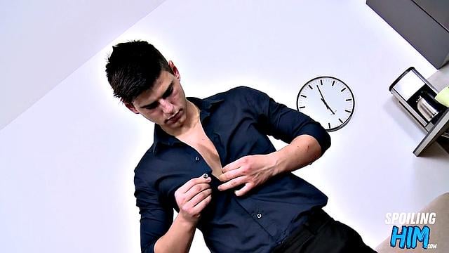 Skinny twink cockriding at casting