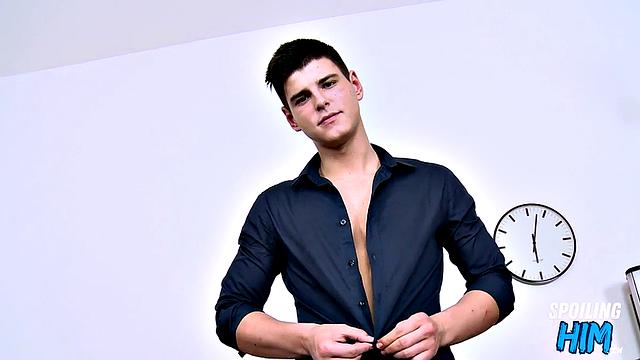 Skinny twink cockriding at casting