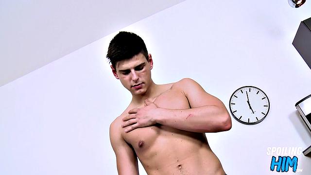 Skinny twink cockriding at casting