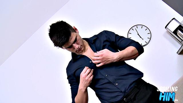 Skinny twink cockriding at casting