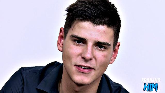 Skinny twink cockriding at casting