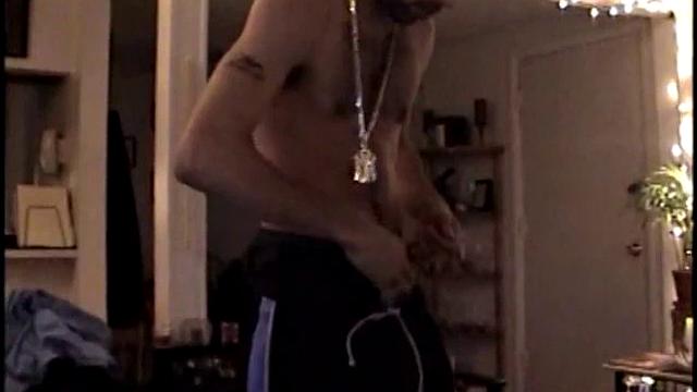 Энрике не выдержал и быстро кончил от страстного минета