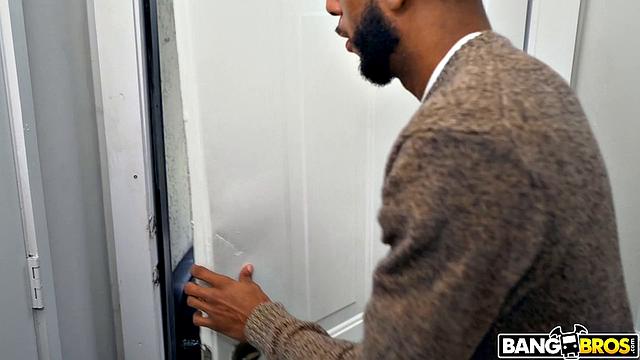 Evie Ling Performs Massage