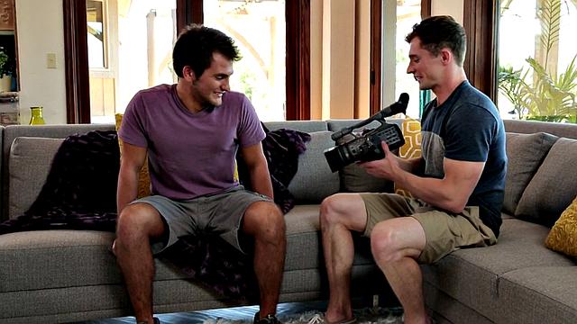 Amateur jock gets fucked in hairy asshole by boyfriend at home