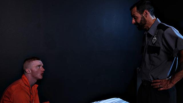 FamilyCreep - Bearded Guard Barebacks Inmate And He LOVES IT