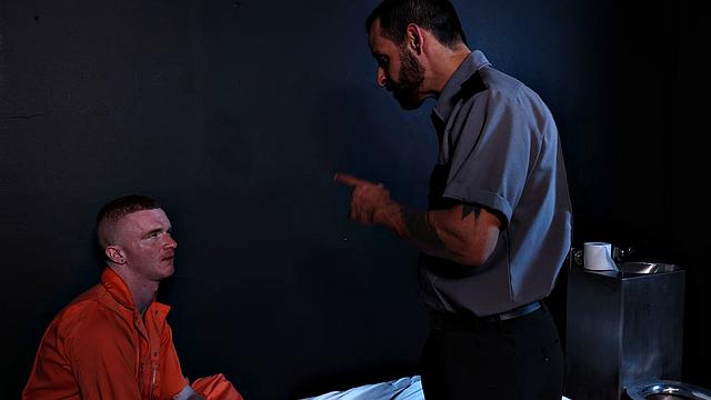 FamilyCreep - Bearded Guard Barebacks Inmate And He LOVES IT