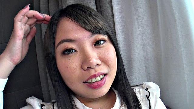 Kaede Morimoto does not have many sex experiences but she loves it