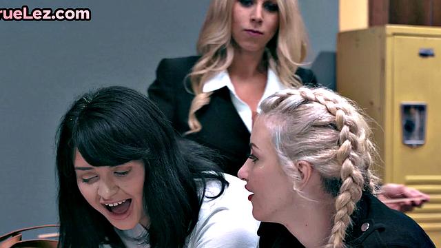 College lesbians with strapon