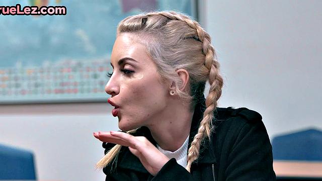 College lesbians with strapon