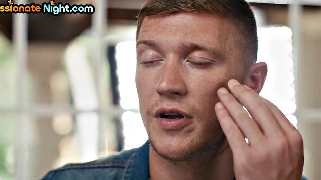 Facesitting lesbian outdoor oral session