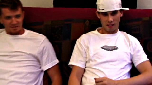 Лик дрочит с Тафером и мощно кончает