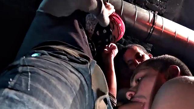 Real public skiing handjob