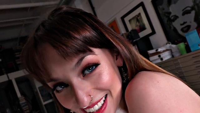 Handjob-loving 21yo jerking BF cock before putting it in her muff