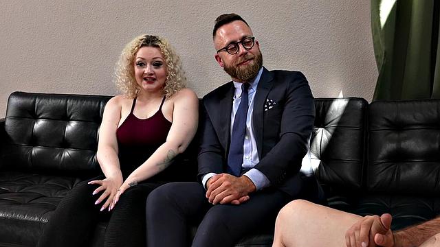 Mesmerized hunk jerks at doctor's seance in front of voyeurs