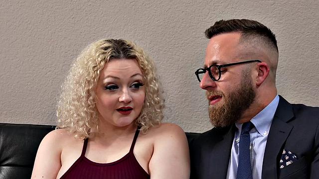 Mesmerized hunk jerks at doctor's seance in front of voyeurs