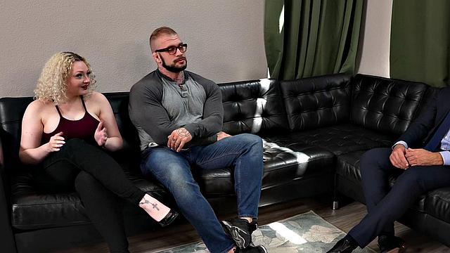 Mesmerized hunk jerks at doctor's seance in front of voyeurs