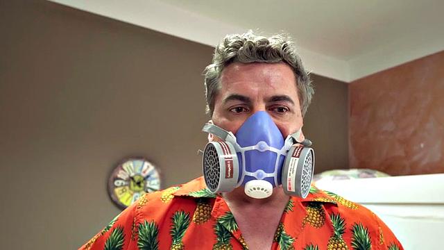 Hotel cleaner MILF deepthroating guest